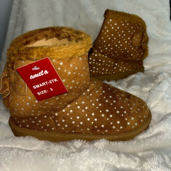 Plush Faux Fur Brown Boots With Silver Stars size 3 NIB - Picture 4 of 9